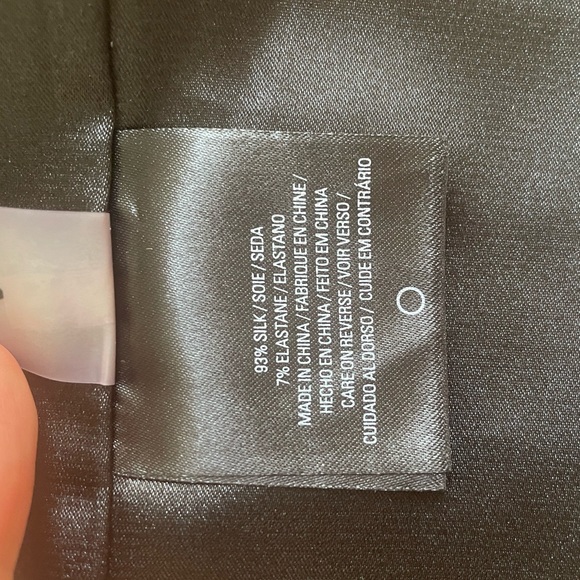 Ellie Tahari silk pencil skirt - Picture 4 of 6